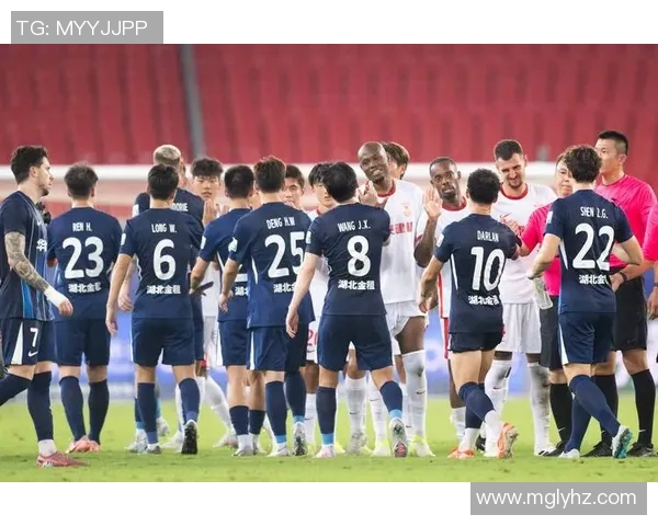 武汉足球队技术争议引发热议球迷与专家各执己见探讨战术与表现